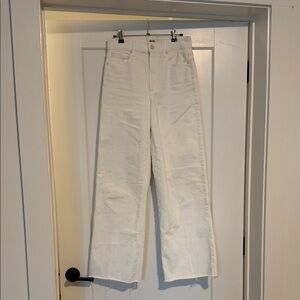 Women's Paige White Jeans size 27
Anessa 31”